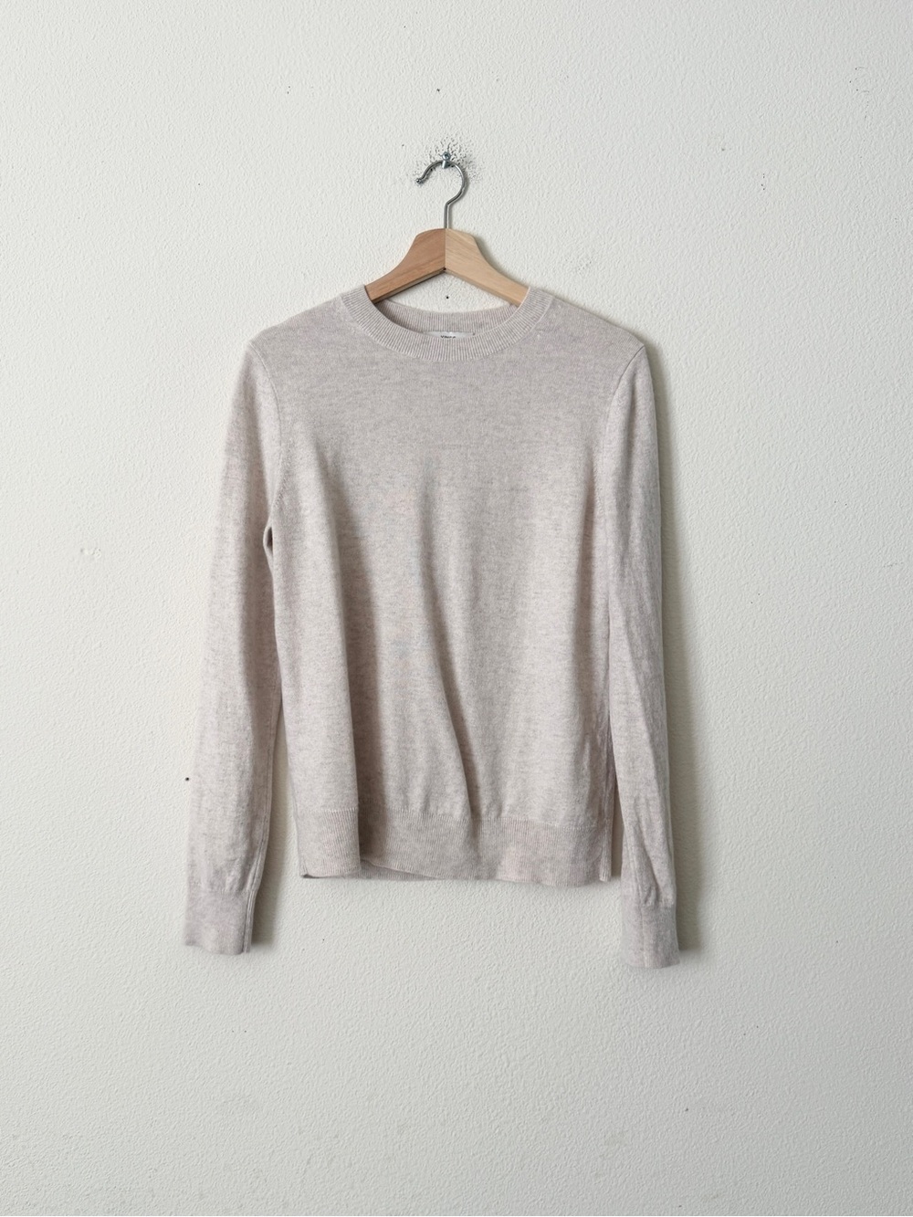 Vince MEDIUM cashmere & wool blend crewneck knit sweater in oatmeal